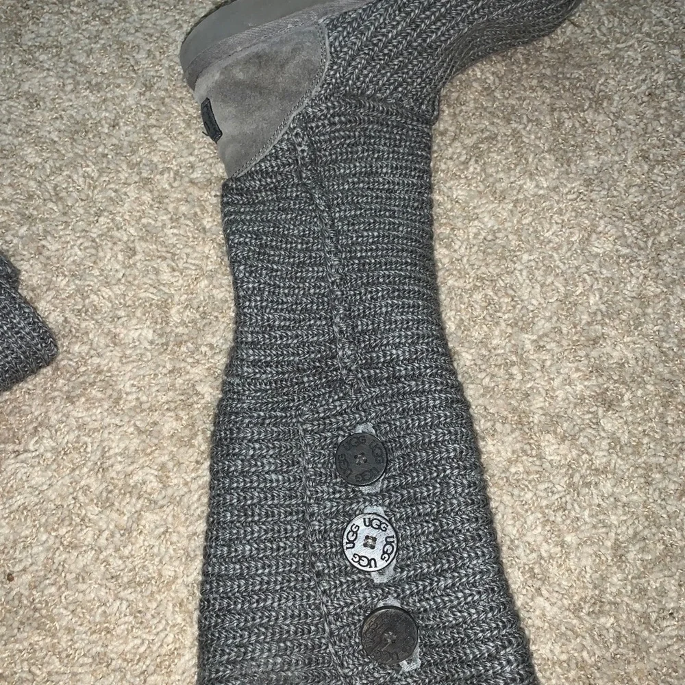 Grey sweater Ugg Boots